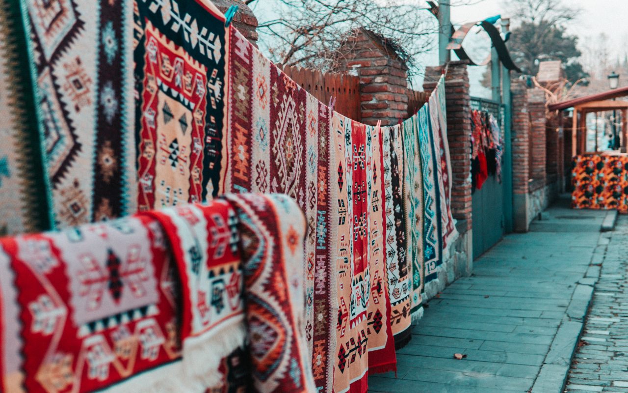 How to Find the Best Carpet Shop in Surrey Surrey: Before you go shopping for the ideal carpet, consider doing some research before heading